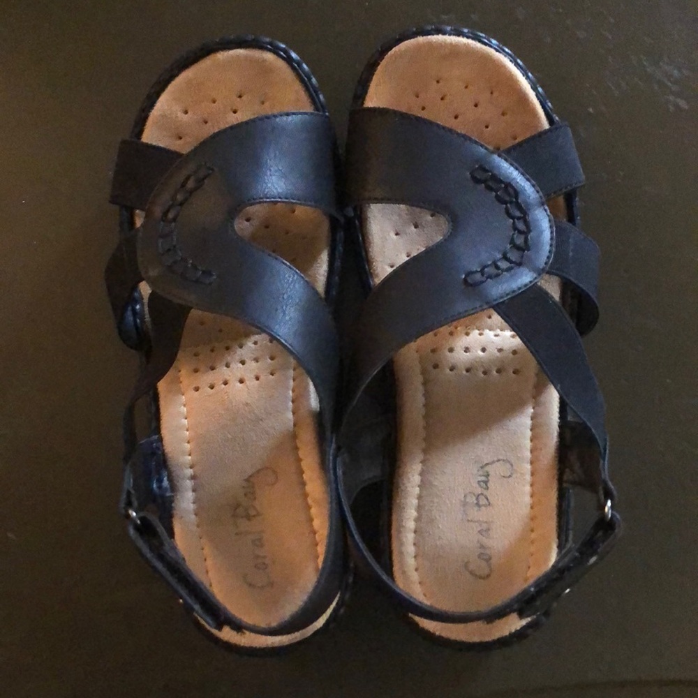 Women’s size 6 sandals black Velcro strap low heel dress casual Coral Bay shoes